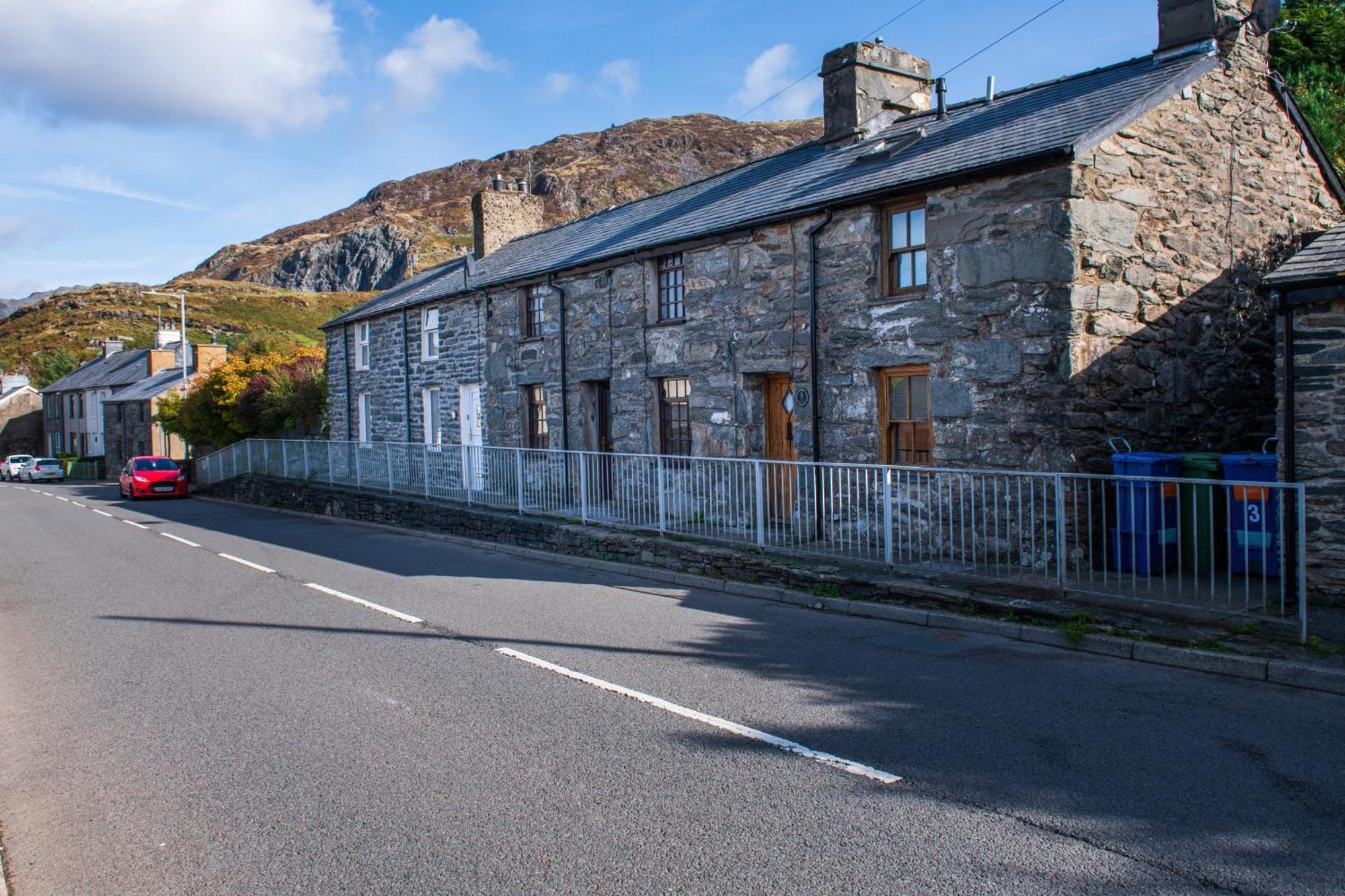 Homely Cottage With Garden And Mountain-View Blaenau Ffestiniog Kültér fotó